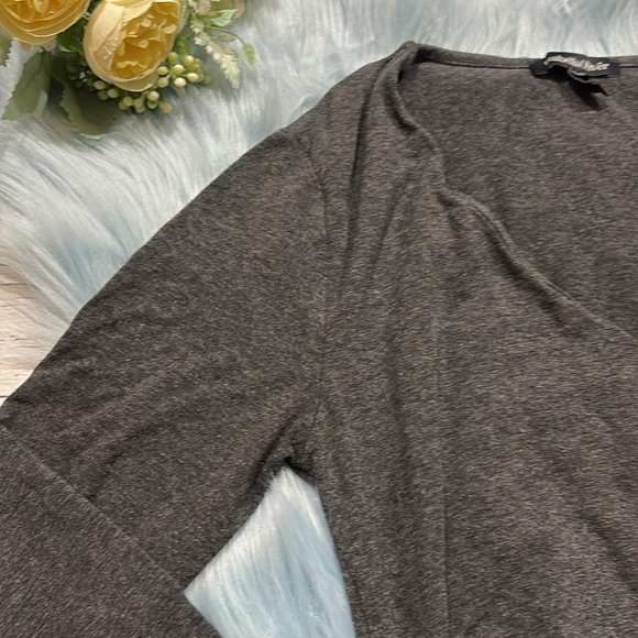 Isabella Oliver Maternity Grey V Neck Quarter Sleeve Top sz 1 - Picture 3 of 10